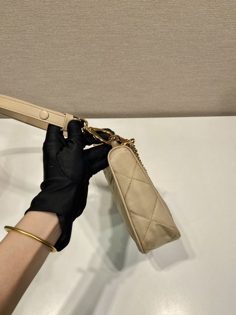 Pra*a hobo bags